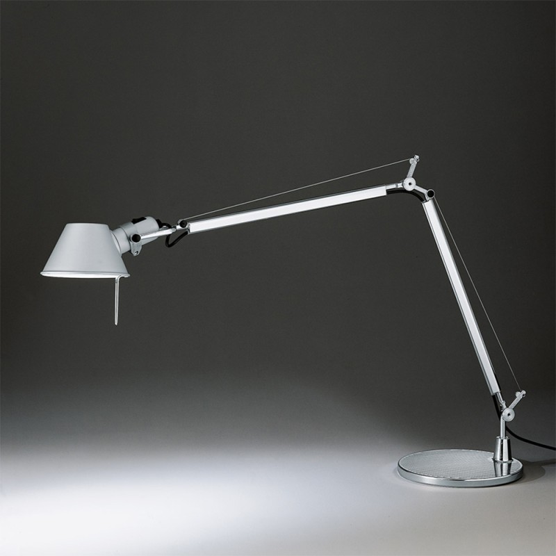 https://objectstorage.ap-seoul-1.oraclecloud.com/n/cnk6gaix2gpw/b/loqoqo-conv/o/artemide/tolomeo-e-27-aluminum-table-lamp/114428.jpg