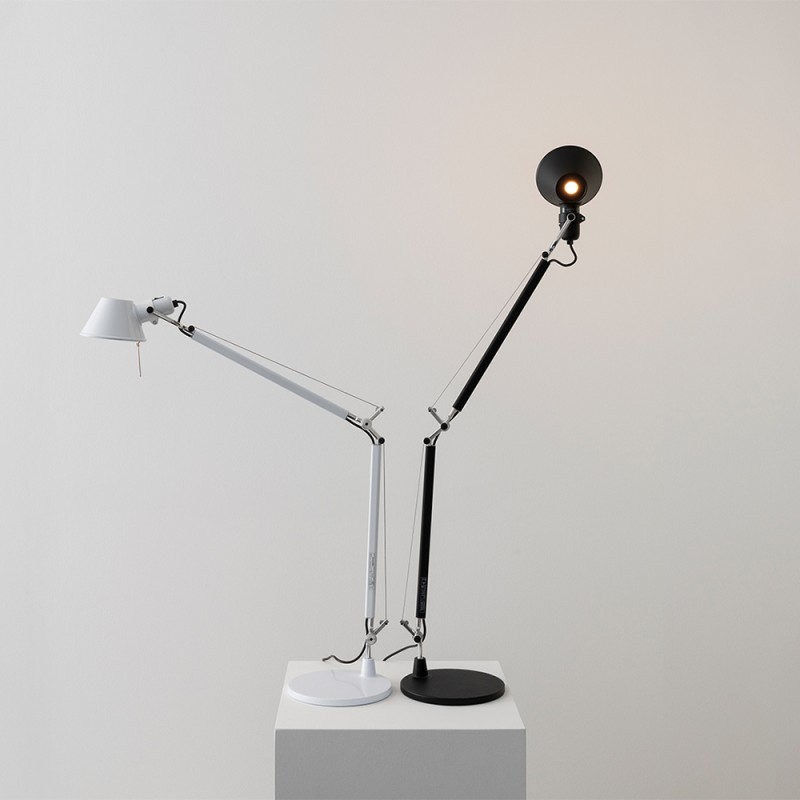 https://objectstorage.ap-seoul-1.oraclecloud.com/n/cnk6gaix2gpw/b/loqoqo-conv/o/artemide/tolomeo-e-27-black-table-lamp/114450.jpg