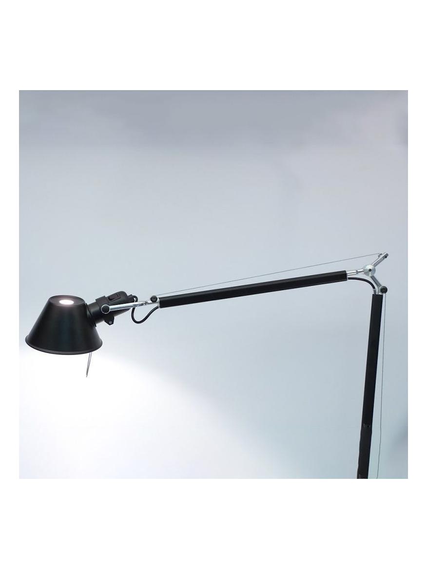 https://objectstorage.ap-seoul-1.oraclecloud.com/n/cnk6gaix2gpw/b/loqoqo-conv/o/artemide/tolomeo-e-27-black-white-table-lamp/158188.jpg