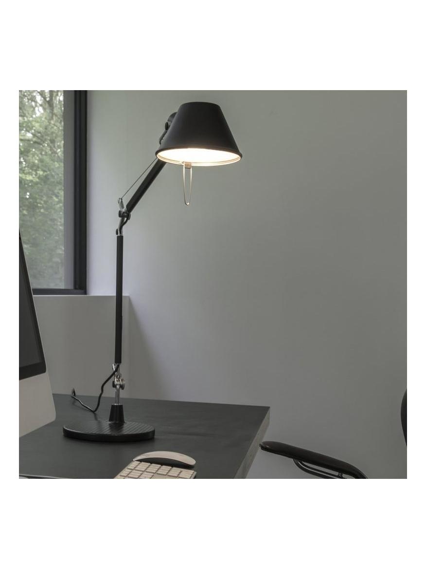 https://objectstorage.ap-seoul-1.oraclecloud.com/n/cnk6gaix2gpw/b/loqoqo-conv/o/artemide/tolomeo-e-27-white-aluminium-table-lamp/158059.jpg