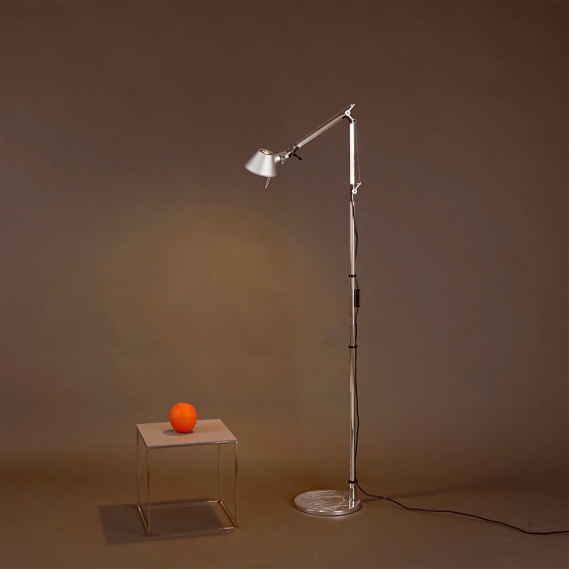 https://objectstorage.ap-seoul-1.oraclecloud.com/n/cnk6gaix2gpw/b/loqoqo-conv/o/artemide/tolomeo-led-floor-floor-lamp/36153.jpg