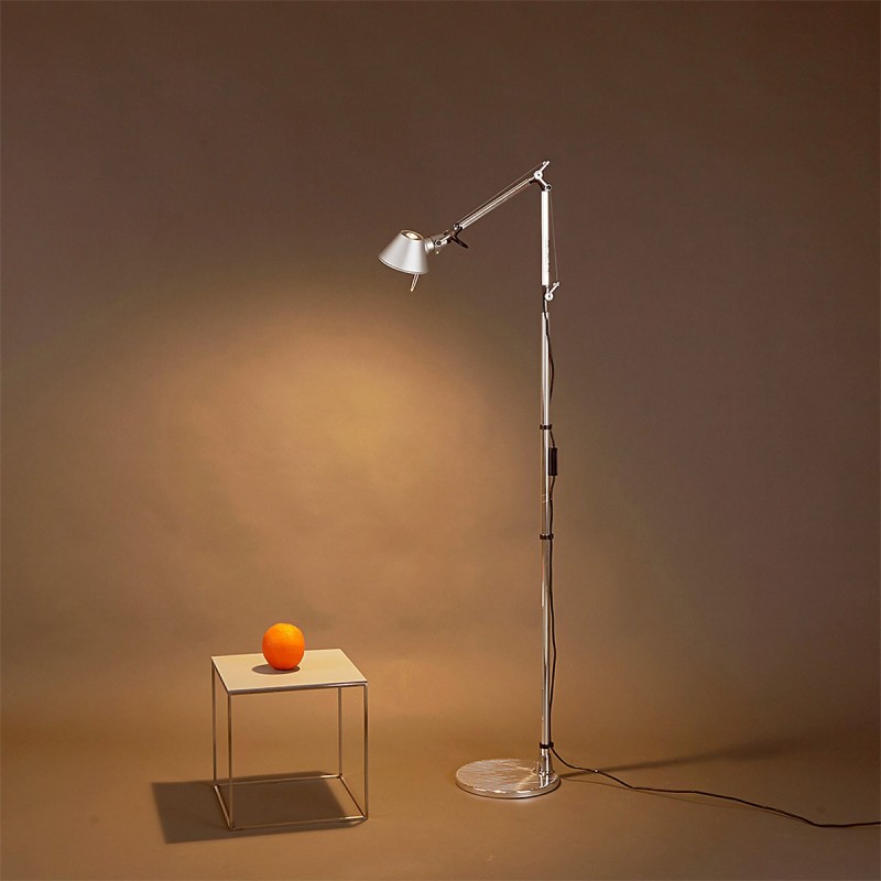 https://objectstorage.ap-seoul-1.oraclecloud.com/n/cnk6gaix2gpw/b/loqoqo-conv/o/artemide/tolomeo-led-floor-floor-lamp/36154.jpg