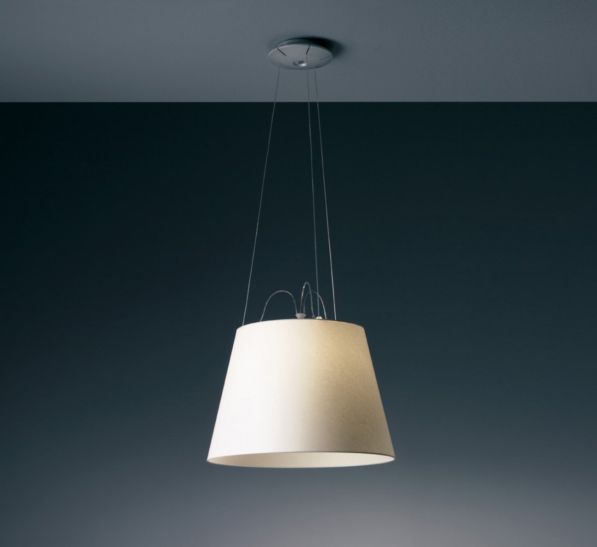 https://objectstorage.ap-seoul-1.oraclecloud.com/n/cnk6gaix2gpw/b/loqoqo-conv/o/artemide/tolomeo-mega-suspension-lamp-parchment-paper/tolomeo-mega-sospensione-artemide_1.jpg