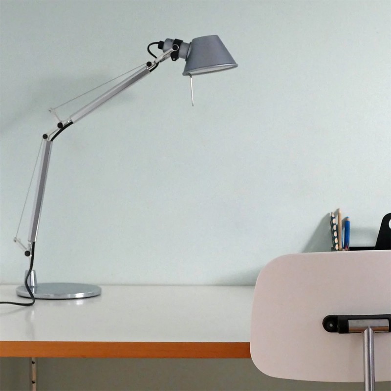 https://objectstorage.ap-seoul-1.oraclecloud.com/n/cnk6gaix2gpw/b/loqoqo-conv/o/artemide/tolomeo-micro-table-lamp/115106.jpg