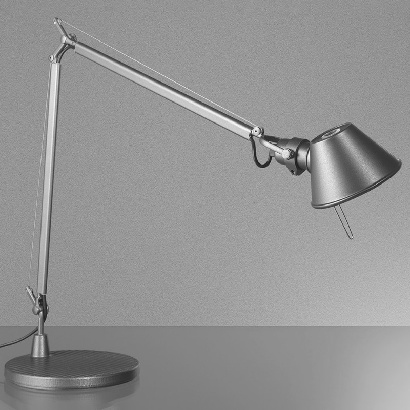 https://objectstorage.ap-seoul-1.oraclecloud.com/n/cnk6gaix2gpw/b/loqoqo-conv/o/artemide/tolomeo-midi-led-2700-k-aluminum-table-lamp/114661.jpg