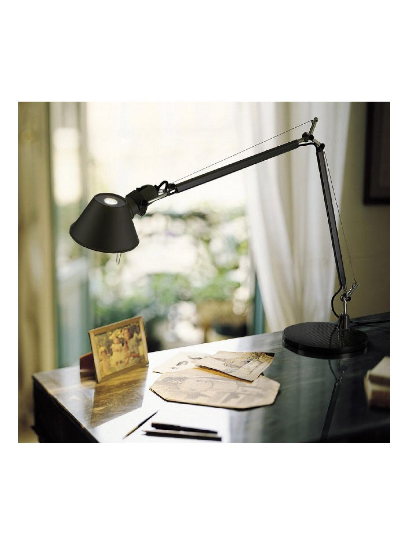 https://objectstorage.ap-seoul-1.oraclecloud.com/n/cnk6gaix2gpw/b/loqoqo-conv/o/artemide/tolomeo-midi-led-table-lamp/tolomeo-mini-tavolo-nero-ambiente-artemide_5.jpg