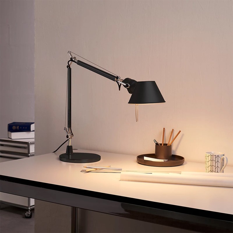 https://objectstorage.ap-seoul-1.oraclecloud.com/n/cnk6gaix2gpw/b/loqoqo-conv/o/artemide/tolomeo-mini-e-27-black-table-lamp/114622.jpg