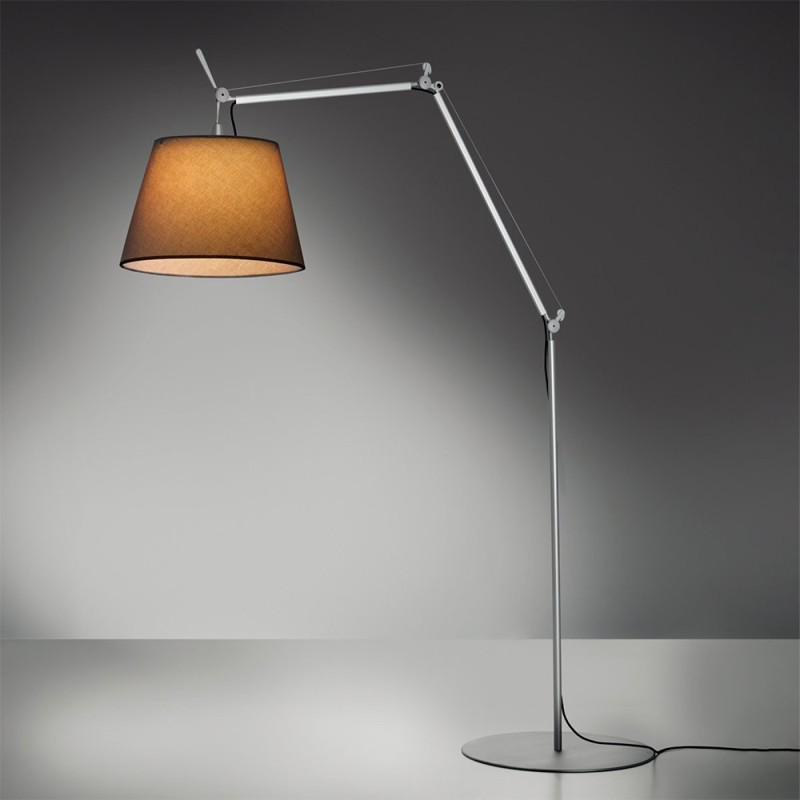 https://objectstorage.ap-seoul-1.oraclecloud.com/n/cnk6gaix2gpw/b/loqoqo-conv/o/artemide/tolomeo-paralume-outdoor-floor-led-lamp-in-taupe/56373.jpg