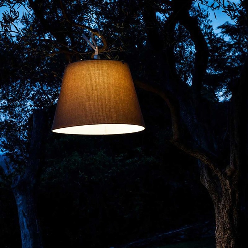 https://objectstorage.ap-seoul-1.oraclecloud.com/n/cnk6gaix2gpw/b/loqoqo-conv/o/artemide/tolomeo-paralume-outdoor-hook-led-lamp-in-taupe/56428.jpg