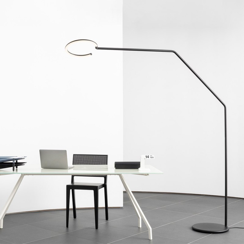 https://objectstorage.ap-seoul-1.oraclecloud.com/n/cnk6gaix2gpw/b/loqoqo-conv/o/artemide/vine-light-articulating-led-floor-lamp-app-management/86277.jpg