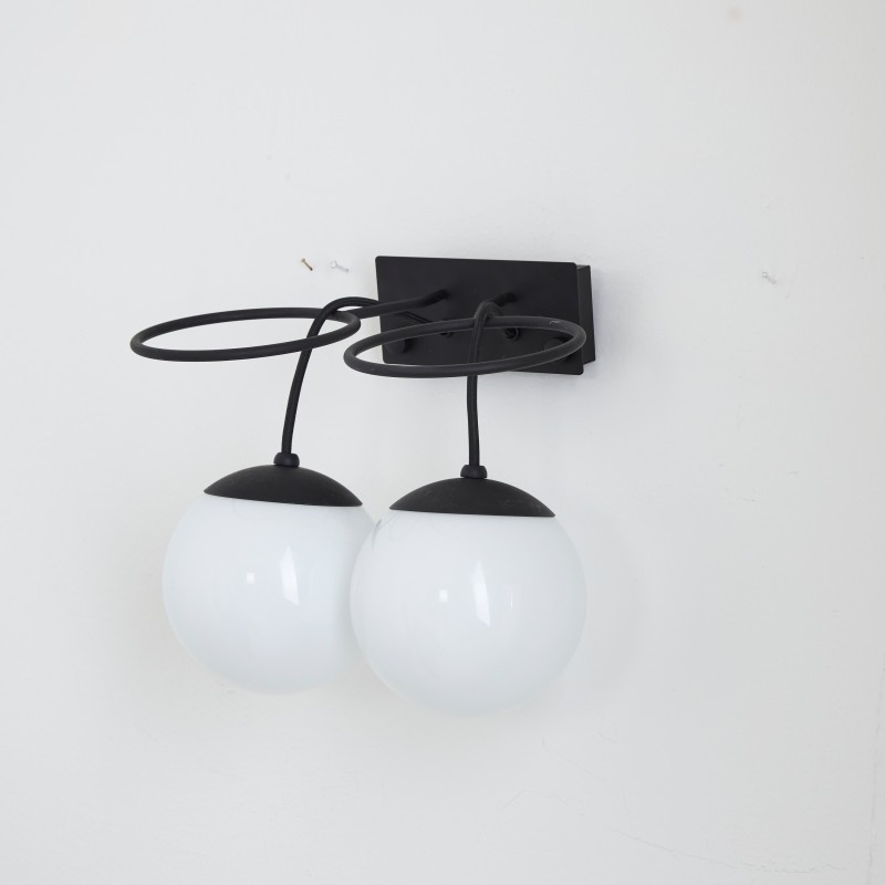 https://objectstorage.ap-seoul-1.oraclecloud.com/n/cnk6gaix2gpw/b/loqoqo-conv/o/astep/model-238-2-elegant-wall-lamp-with-blown-glass-sphere-diffusers/88162.jpg