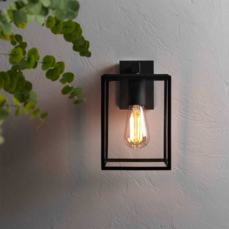https://objectstorage.ap-seoul-1.oraclecloud.com/n/cnk6gaix2gpw/b/loqoqo-conv/o/astro-lighting/box-lantern-wall-lamp/120430.jpg