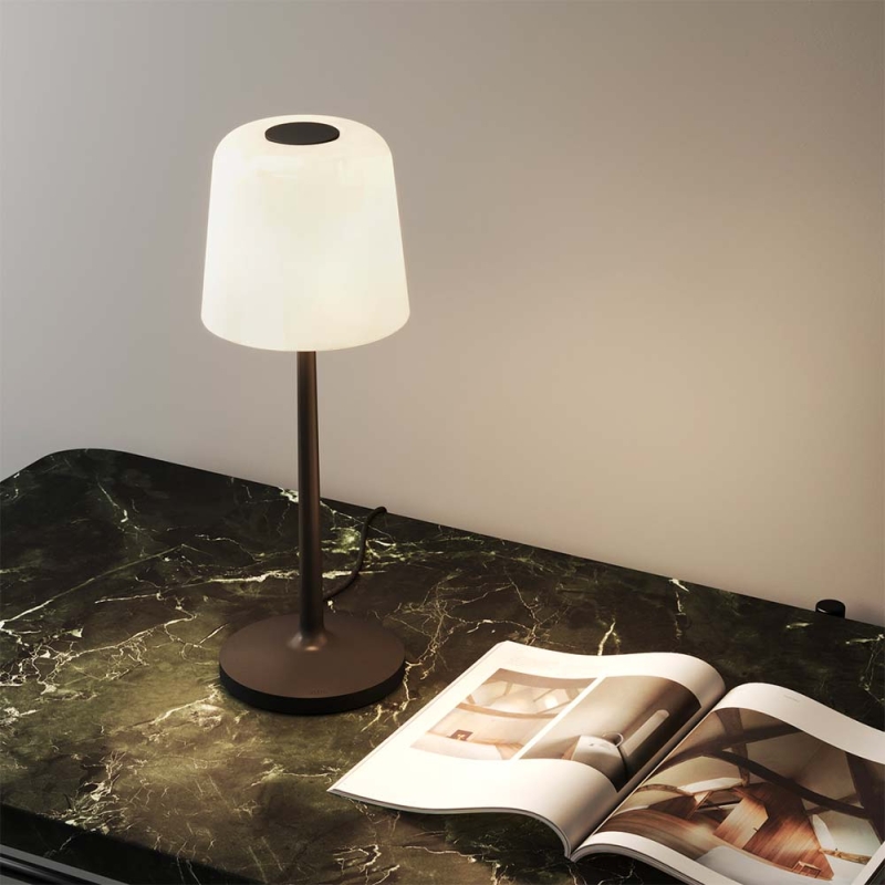 https://objectstorage.ap-seoul-1.oraclecloud.com/n/cnk6gaix2gpw/b/loqoqo-conv/o/astro-lighting/ella-led-table-lamp/130206.jpg