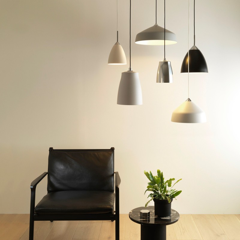 https://objectstorage.ap-seoul-1.oraclecloud.com/n/cnk6gaix2gpw/b/loqoqo-conv/o/astro-lighting/joel-170-suspension-lamp/111704.jpg