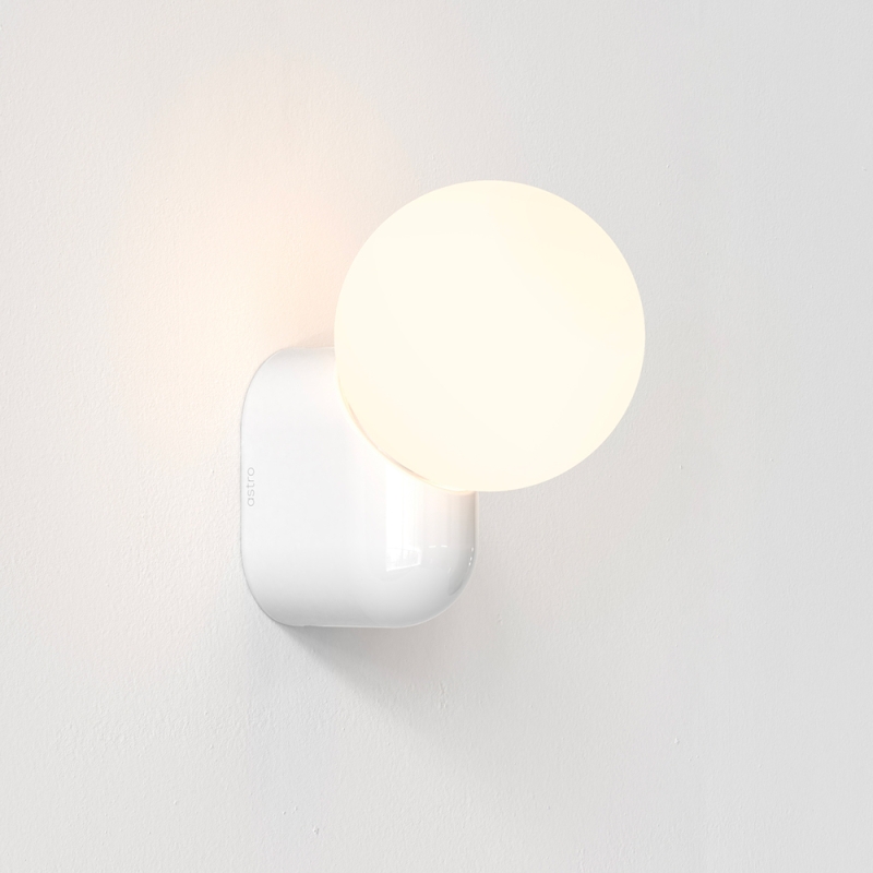 https://objectstorage.ap-seoul-1.oraclecloud.com/n/cnk6gaix2gpw/b/loqoqo-conv/o/astro-lighting/lyra-single-led-wall-lamp/127122.jpg