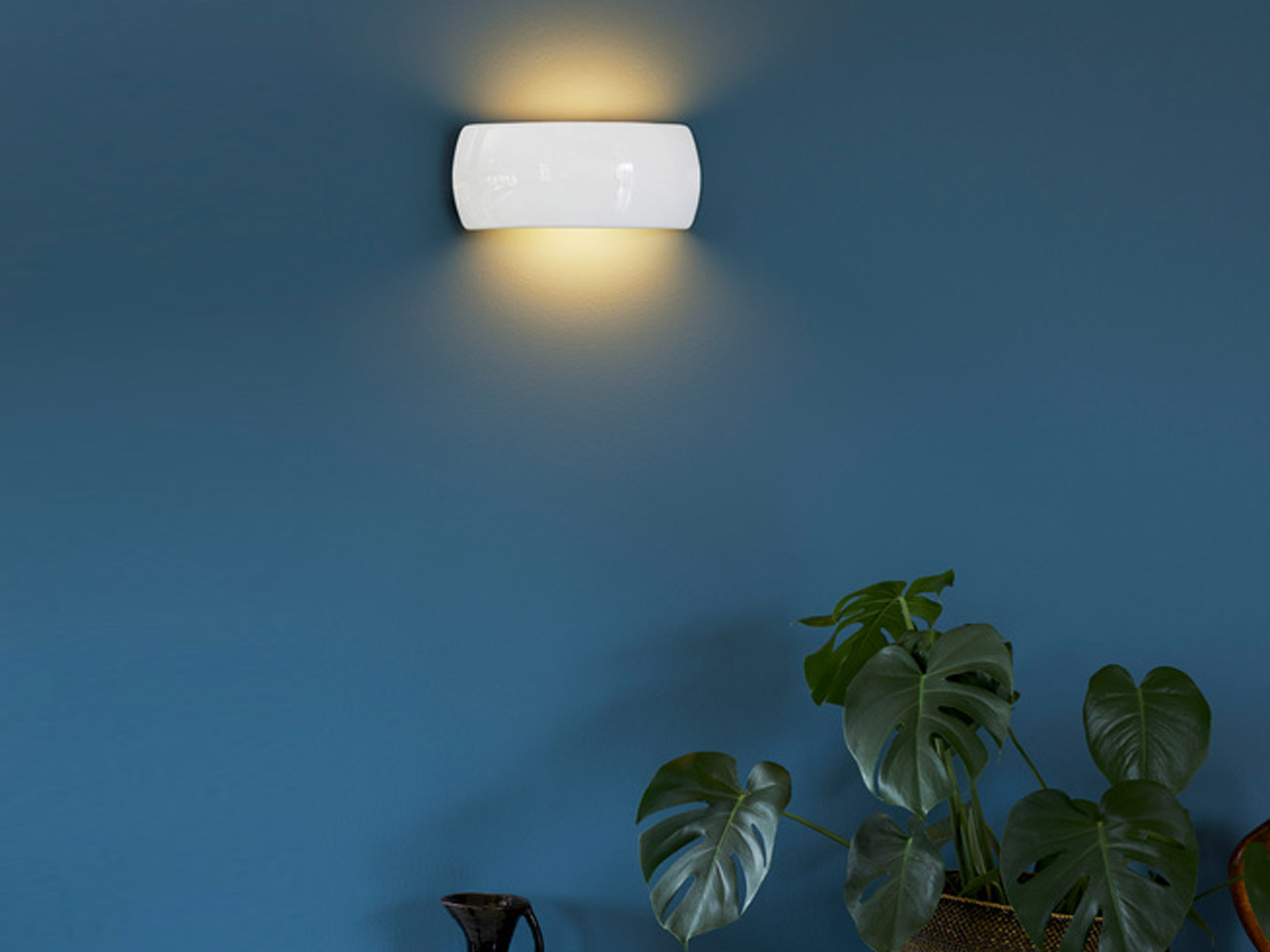 https://objectstorage.ap-seoul-1.oraclecloud.com/n/cnk6gaix2gpw/b/loqoqo-conv/o/astro-lighting/milo-wall-lamp/im6.jpg