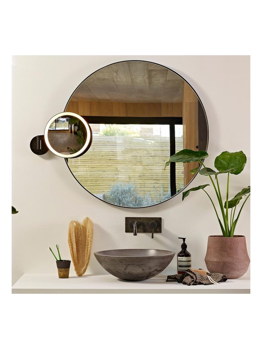 https://objectstorage.ap-seoul-1.oraclecloud.com/n/cnk6gaix2gpw/b/loqoqo-conv/o/astro-lighting/nagoya-round-mirror-x-5-bathroom-wall-lamp/67122.jpg