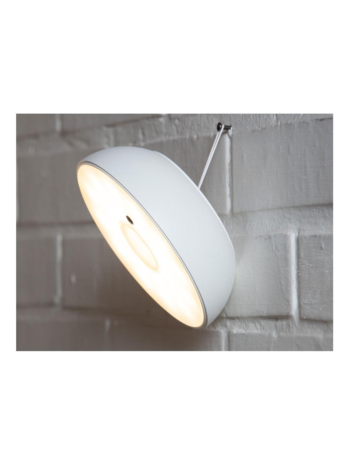 https://objectstorage.ap-seoul-1.oraclecloud.com/n/cnk6gaix2gpw/b/loqoqo-conv/o/axolight/float-wall-lamp-indoor-outdoor/float-white-lamp.jpg