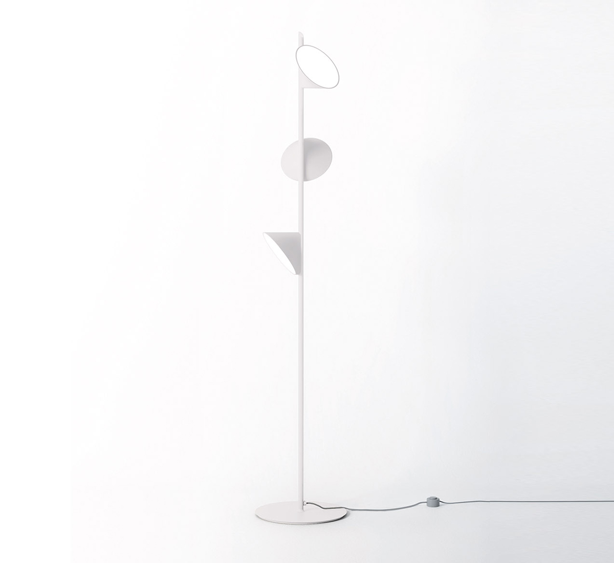 https://objectstorage.ap-seoul-1.oraclecloud.com/n/cnk6gaix2gpw/b/loqoqo-conv/o/axolight/orchid-floor-lamp/orchid_floor_lamp_axolight.jpg
