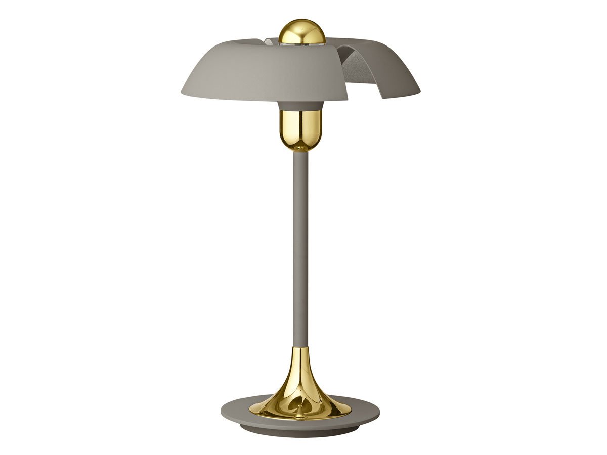 https://objectstorage.ap-seoul-1.oraclecloud.com/n/cnk6gaix2gpw/b/loqoqo-conv/o/aytm/cycnus-table-lamp/cycnus-lampada-da-tavolo-taupe-gold_1.jpg