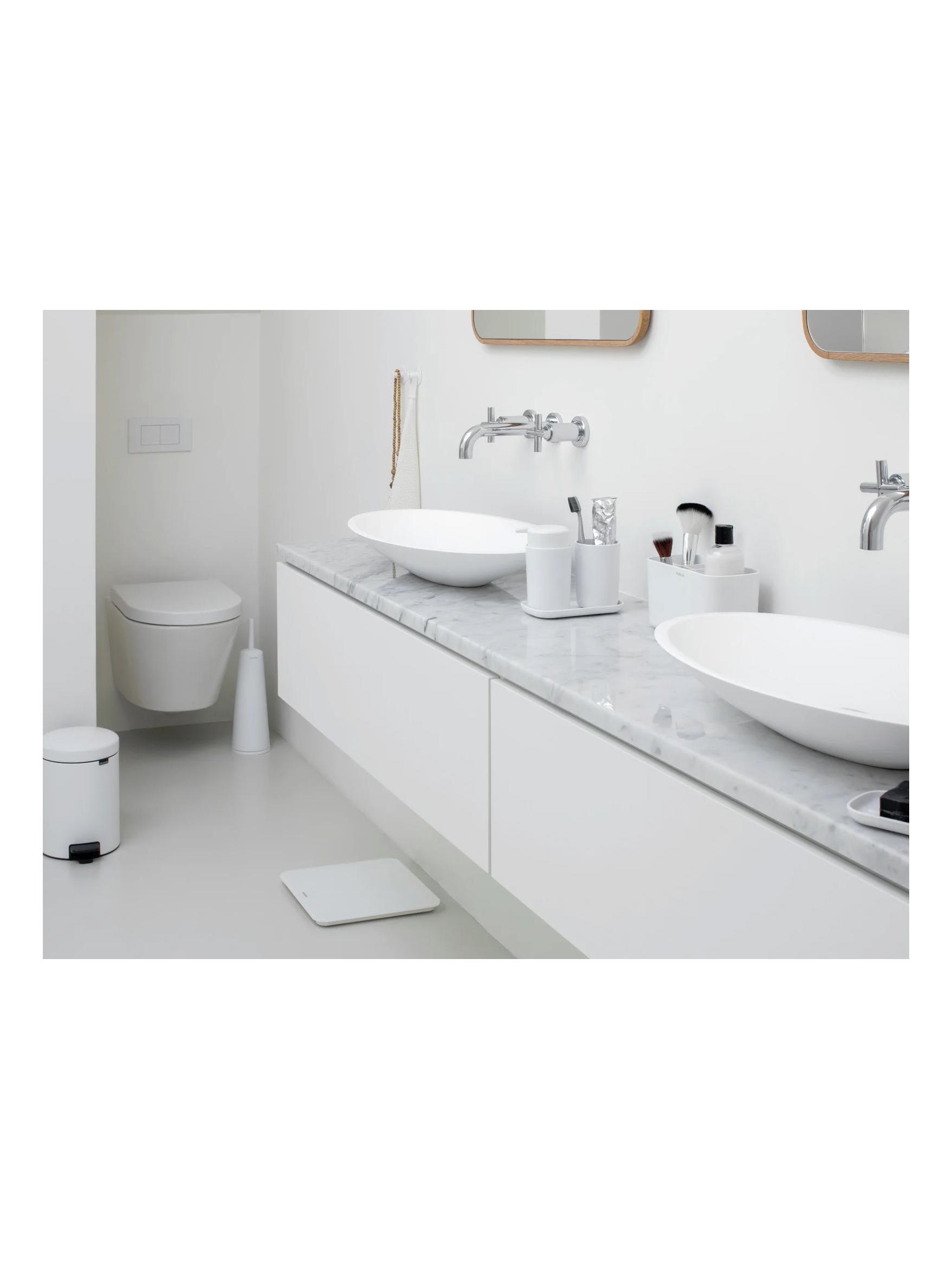 https://objectstorage.ap-seoul-1.oraclecloud.com/n/cnk6gaix2gpw/b/loqoqo-conv/o/brabantia/re-new-bathroom-set/renewset5555.jpg