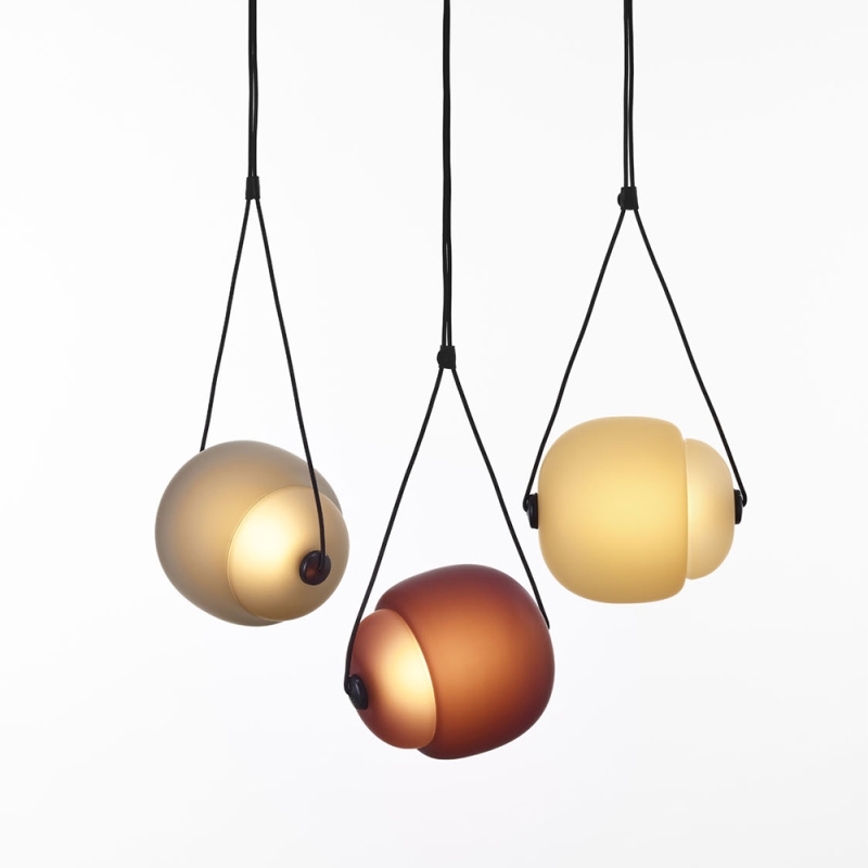 https://objectstorage.ap-seoul-1.oraclecloud.com/n/cnk6gaix2gpw/b/loqoqo-conv/o/brokis/capsula-led-suspension-lamp/140433.jpg