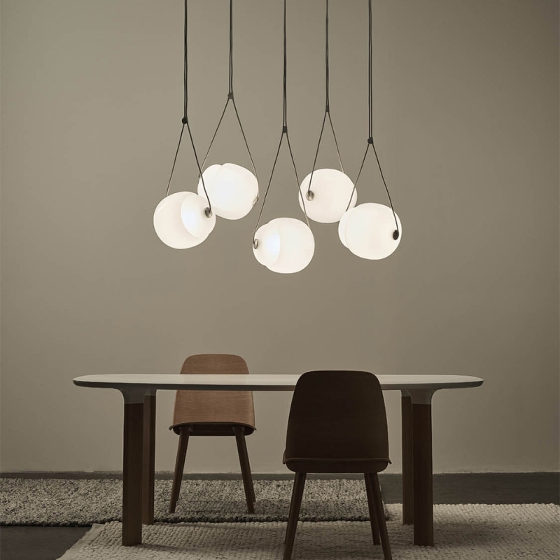 https://objectstorage.ap-seoul-1.oraclecloud.com/n/cnk6gaix2gpw/b/loqoqo-conv/o/brokis/capsula-led-suspension-lamp/140434.jpg