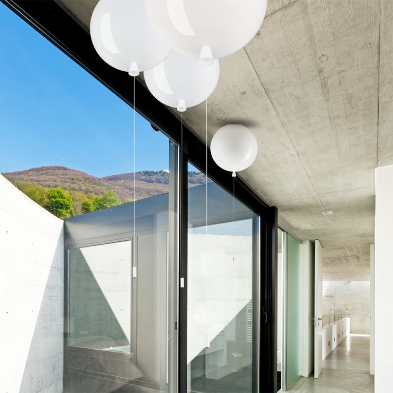 https://objectstorage.ap-seoul-1.oraclecloud.com/n/cnk6gaix2gpw/b/loqoqo-conv/o/brokis/memory-large-colored-glass-ceiling-suspension-balloons/71242.jpg