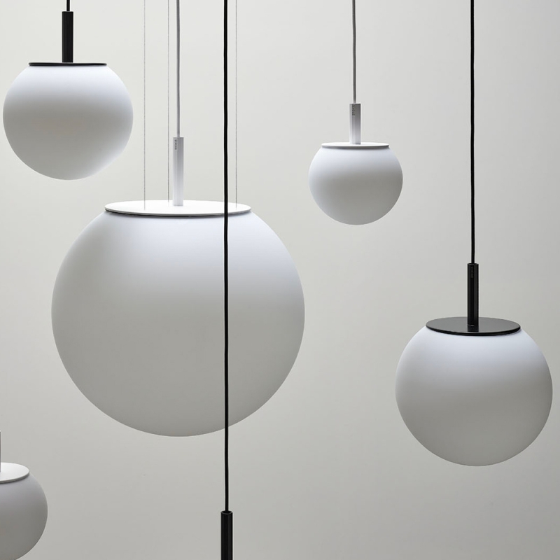 https://objectstorage.ap-seoul-1.oraclecloud.com/n/cnk6gaix2gpw/b/loqoqo-conv/o/brokis/sfera-led-suspension-lamp/128536.jpg