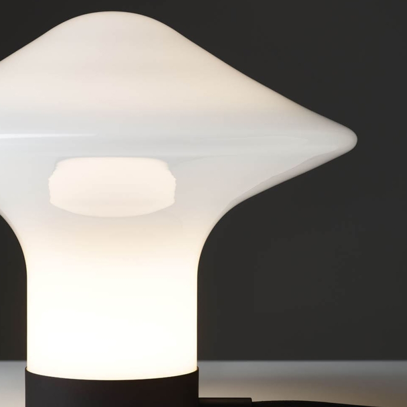 https://objectstorage.ap-seoul-1.oraclecloud.com/n/cnk6gaix2gpw/b/loqoqo-conv/o/brokis/trottola-led-table-lamp/139121.jpg