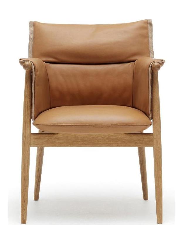 E005 Embrace Chair - Oiled Oak / A Loke 7050