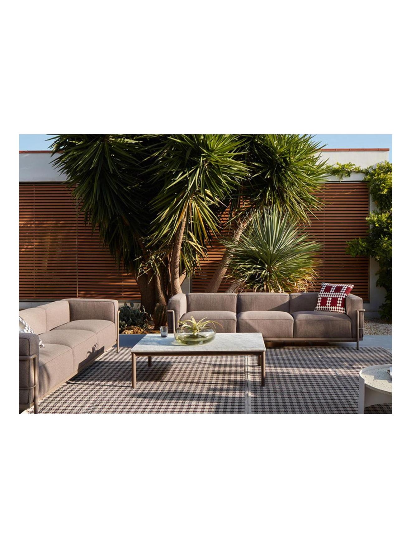 https://objectstorage.ap-seoul-1.oraclecloud.com/n/cnk6gaix2gpw/b/loqoqo-conv/o/cassina/061-spider-outdoor-rug/spider-tappeto-200x300-cassina.jpg