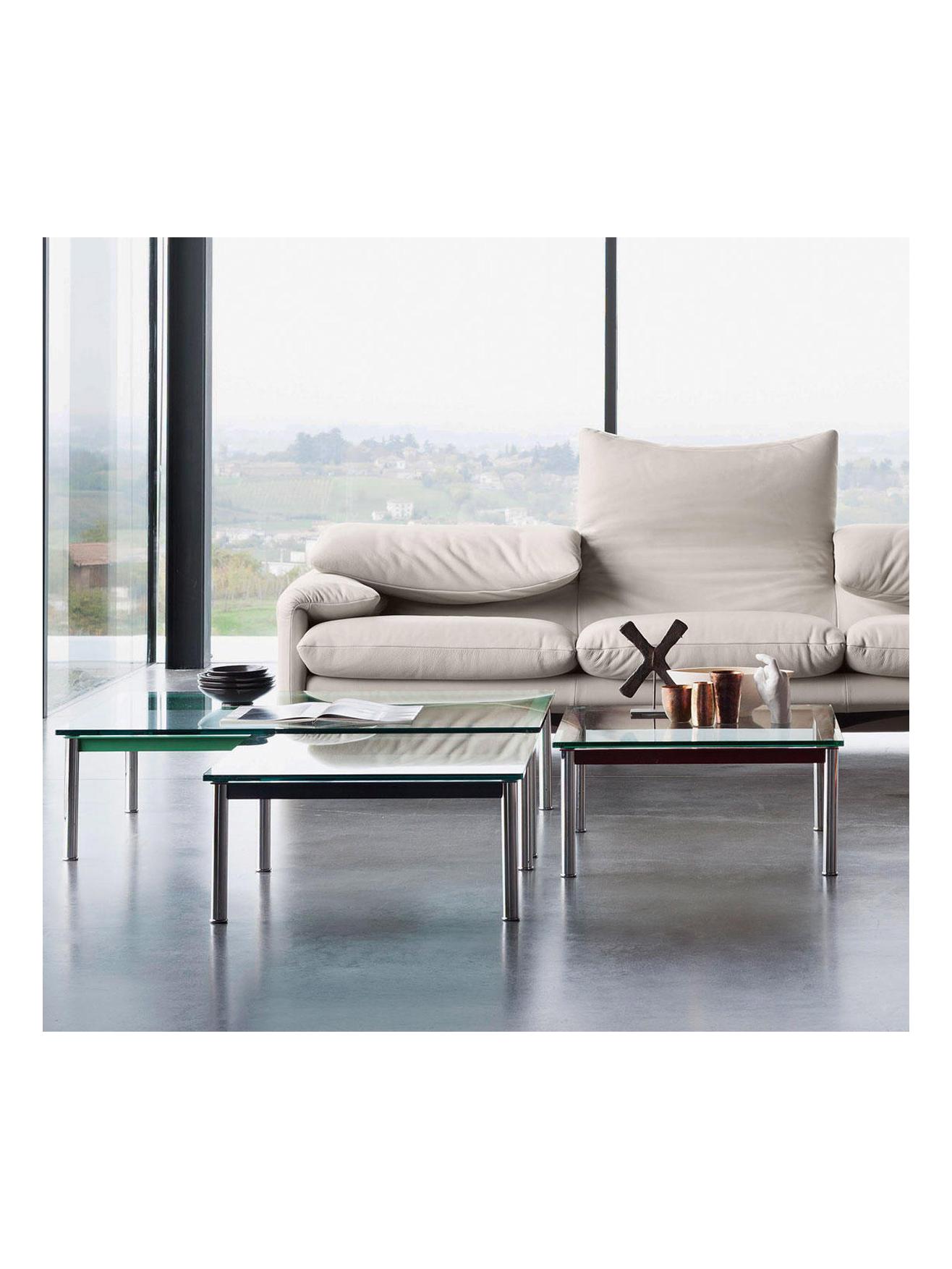 https://objectstorage.ap-seoul-1.oraclecloud.com/n/cnk6gaix2gpw/b/loqoqo-conv/o/cassina/10-table-en-tube-basse-coffee-table-matt-mud-glass-top/lc10-tavolino-top-cristallo-struttura-fango-ambiente-cassina.jpg