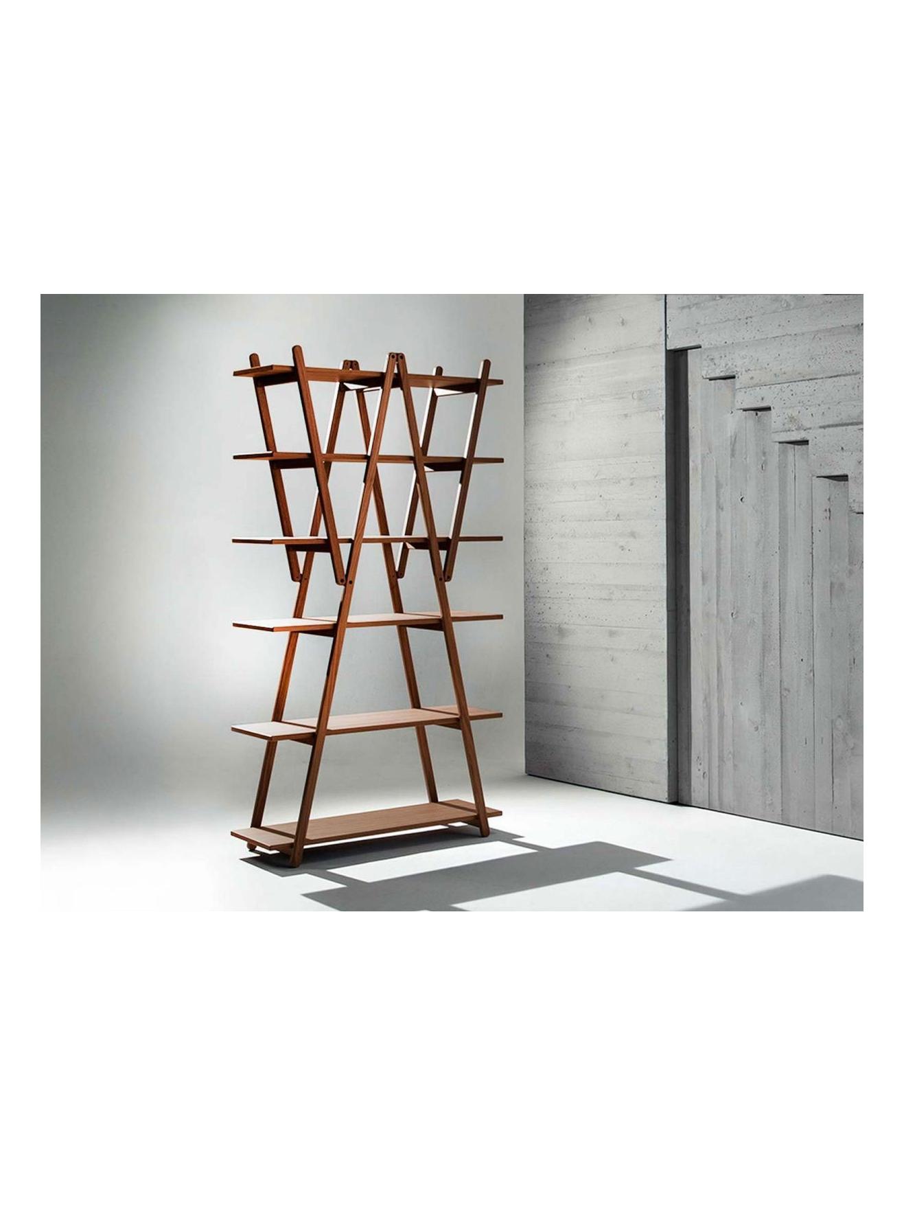 https://objectstorage.ap-seoul-1.oraclecloud.com/n/cnk6gaix2gpw/b/loqoqo-conv/o/cassina/114-nuvola-rossa-bookcase-canaletto-walnut/114NuvolaRossaNoceCanalettoCassina2.jpg