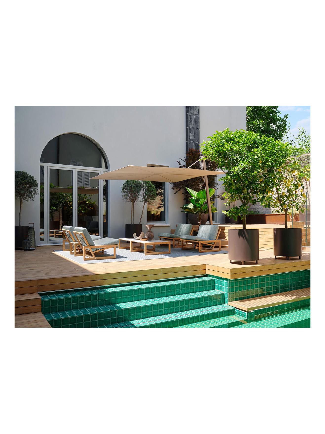 200 Carlotta Outdoor Coffee Table - 72x44 cm