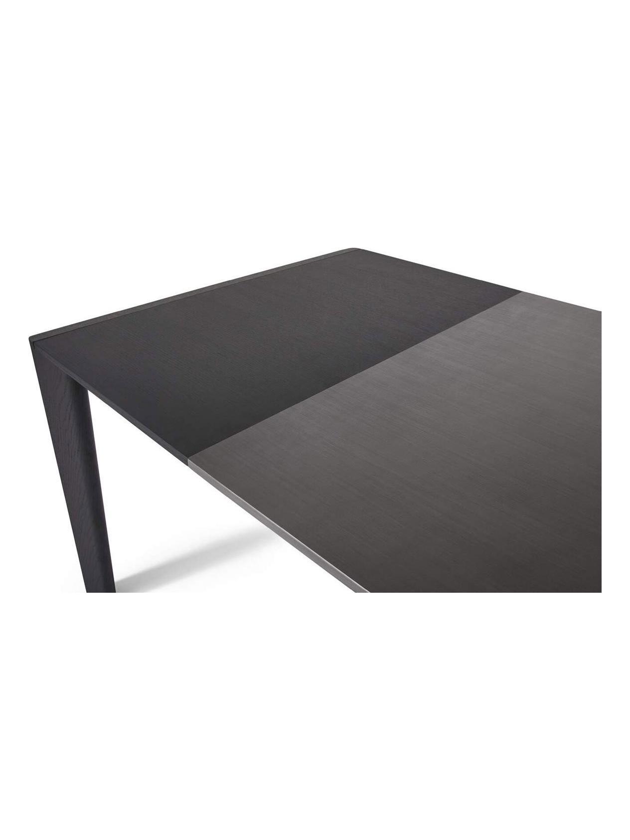 https://objectstorage.ap-seoul-1.oraclecloud.com/n/cnk6gaix2gpw/b/loqoqo-conv/o/cassina/481-longplane-extendable-table-black-stained-oak-metal-pewter-striated/481-longplain-allungabile-rovere-nero-metallo-peltro-cassina-5.jpg