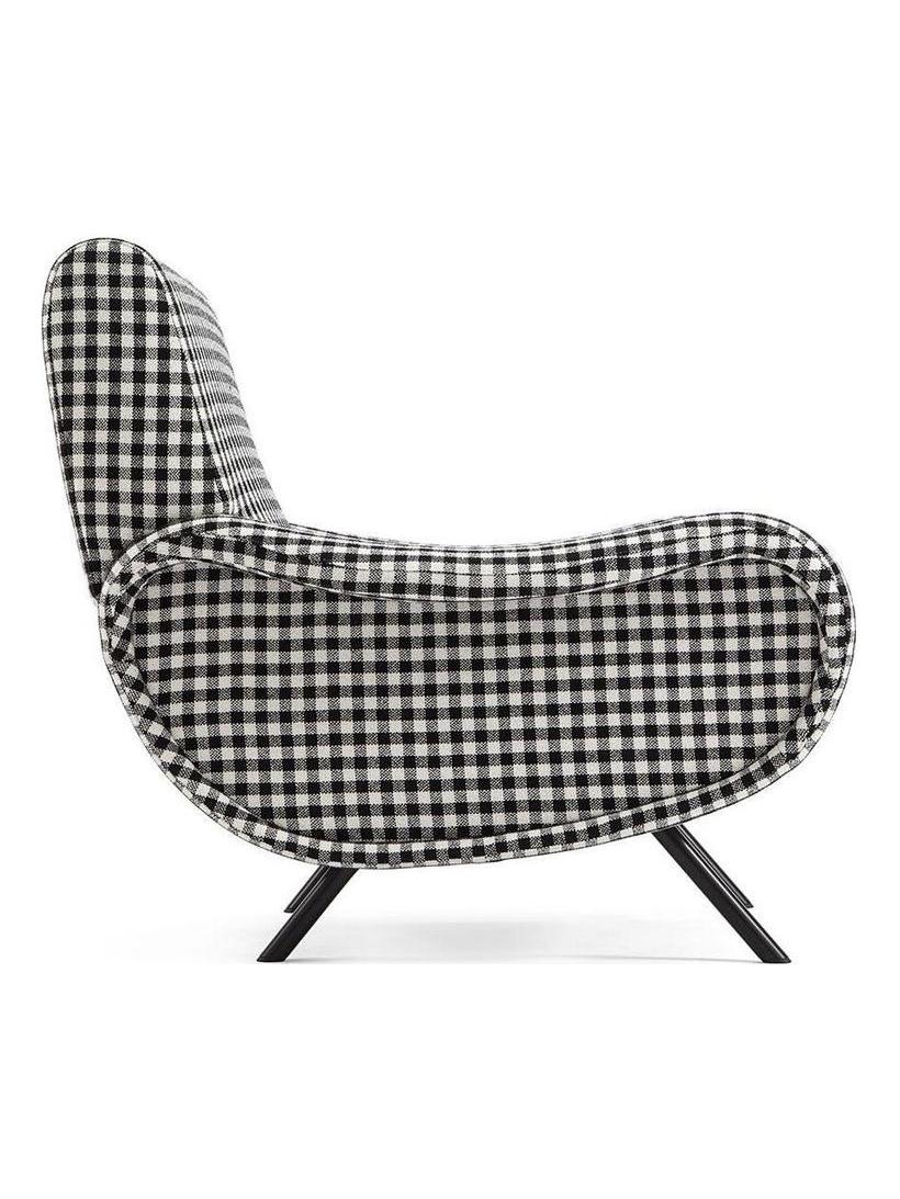 https://objectstorage.ap-seoul-1.oraclecloud.com/n/cnk6gaix2gpw/b/loqoqo-conv/o/cassina/720-lady-armchair-iconic-edition/720-lady-poltona-iconica-cassina-2.jpg