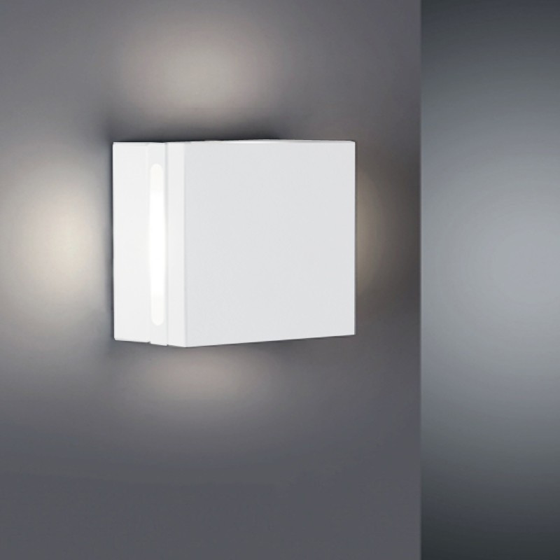 https://objectstorage.ap-seoul-1.oraclecloud.com/n/cnk6gaix2gpw/b/loqoqo-conv/o/cattaneo-lampadari/cattaneo-quadretto-led-applique-swivel-cube-wall-lamp/15571.jpg