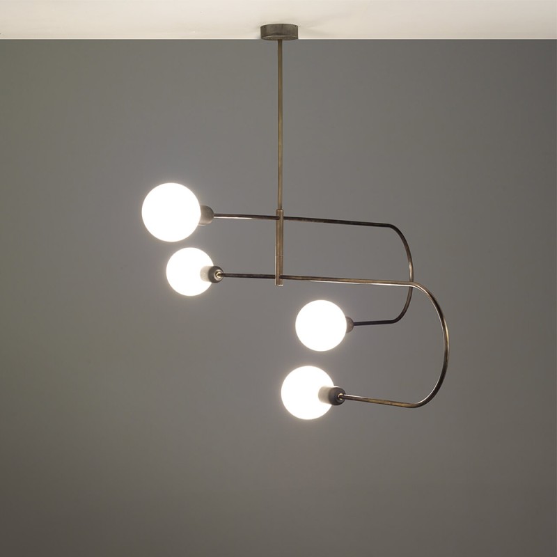 https://objectstorage.ap-seoul-1.oraclecloud.com/n/cnk6gaix2gpw/b/loqoqo-conv/o/cattaneo-lampadari/cattaneo-smith-4-s-suspension-lamp-in-brass-4-sources/69432.jpg