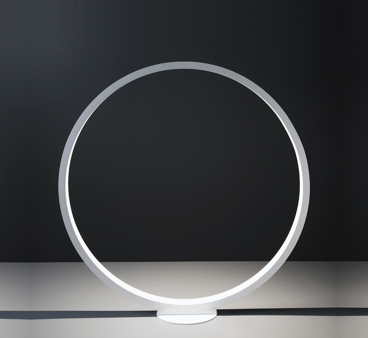 Assolo 70 - White floor lamp