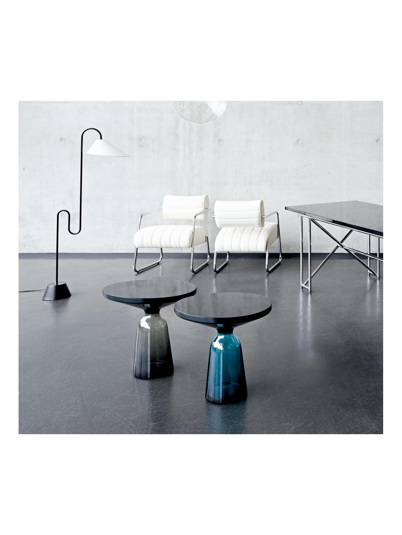 https://objectstorage.ap-seoul-1.oraclecloud.com/n/cnk6gaix2gpw/b/loqoqo-conv/o/classi-con/bell-side-table-quartz-grey-burnished-steel-black-and-crystal-black/bell-side-special-edition_4.jpg