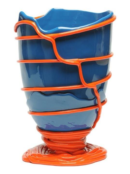 https://objectstorage.ap-seoul-1.oraclecloud.com/n/cnk6gaix2gpw/b/loqoqo-conv/o/corsi-design/pompitu-ii-vase-blue-navy-matt-orange/corsi-design-pompitu-ii-vase-blu-navy-matt-orange-s.jpg