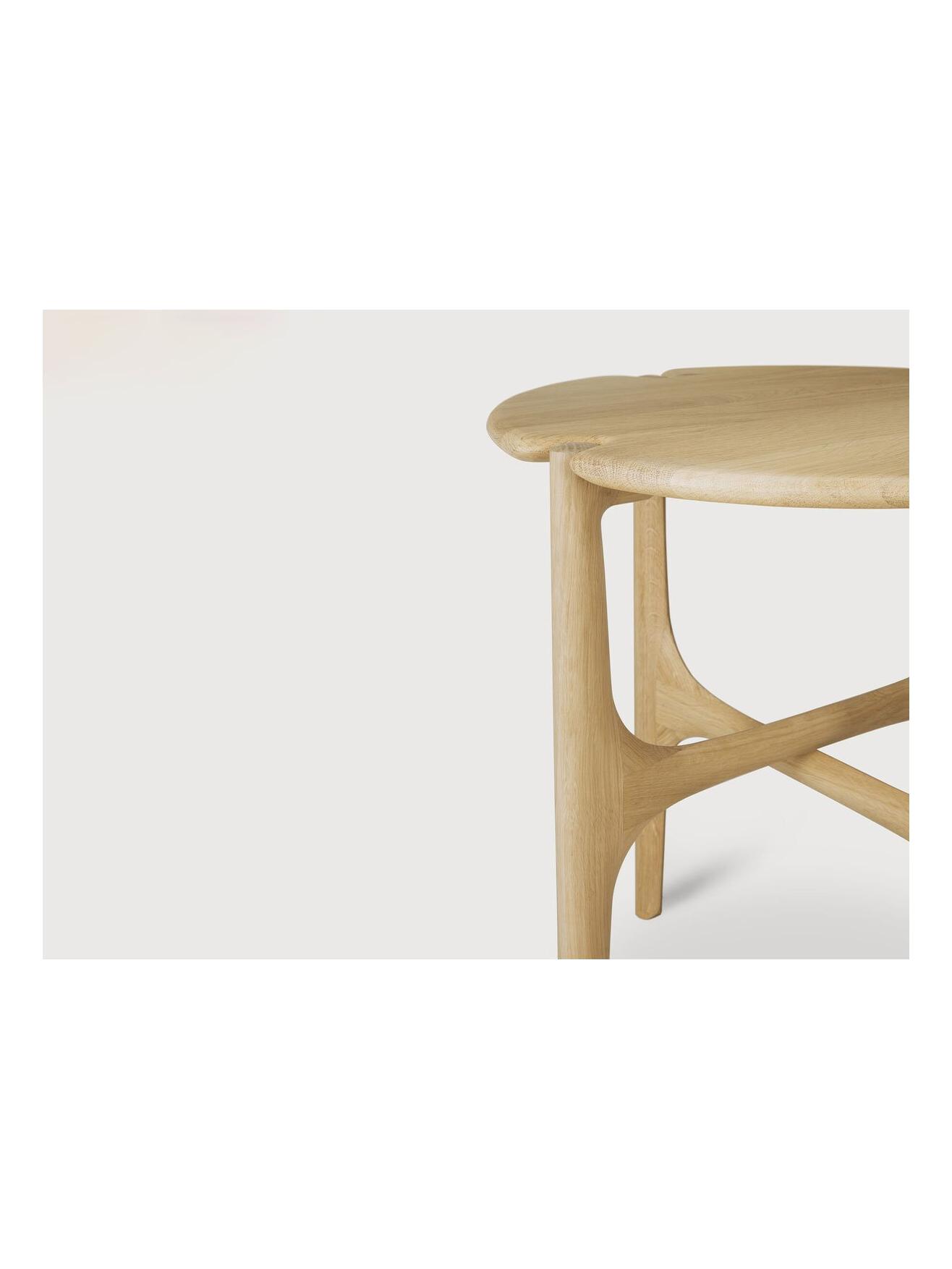 https://objectstorage.ap-seoul-1.oraclecloud.com/n/cnk6gaix2gpw/b/loqoqo-conv/o/ethnicraft/pi-coffee-table-oak-l-150-cm/pi-coffee-table-round-ethnicraft4.jpg