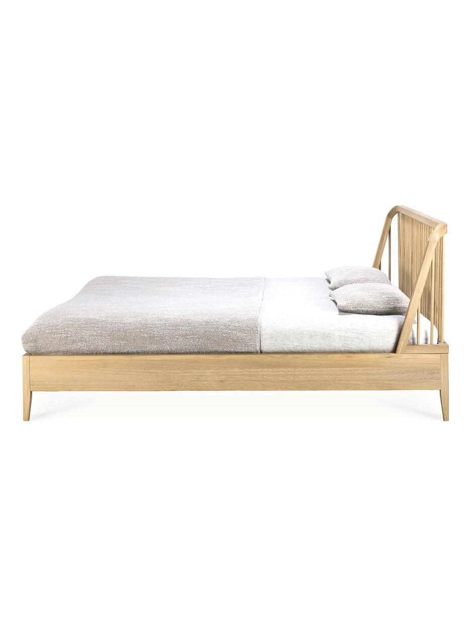 Spindle Bed - Oak 160x200 Without Slats
