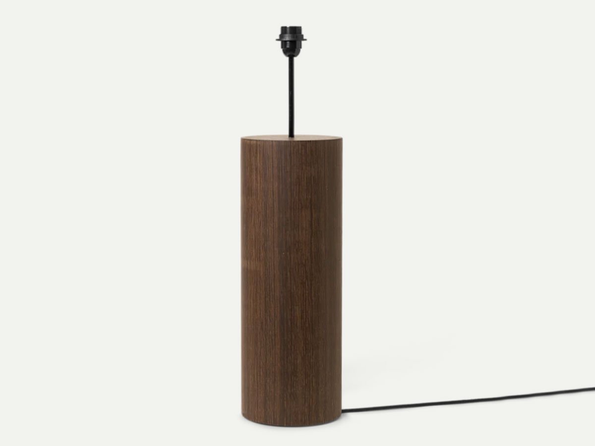 https://objectstorage.ap-seoul-1.oraclecloud.com/n/cnk6gaix2gpw/b/loqoqo-conv/o/ferm-living/post-floor-lamp-base/post-base-floor-dark-brown.jpg