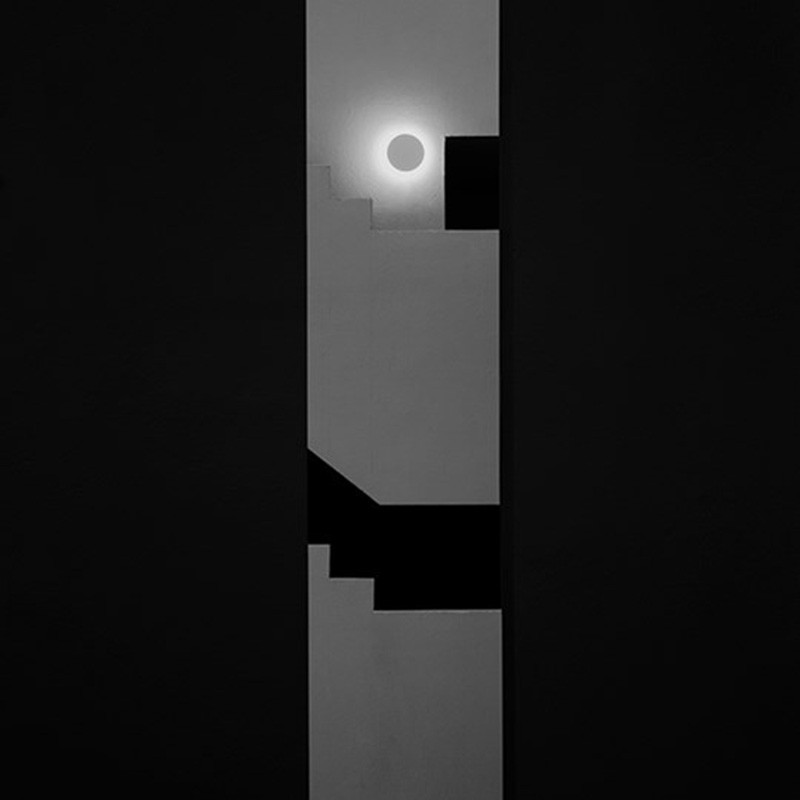 https://objectstorage.ap-seoul-1.oraclecloud.com/n/cnk6gaix2gpw/b/loqoqo-conv/o/flos-architectural/flos-camouflage-140-mm-8-w-led-wall-lamp-ip-65/13992.jpg