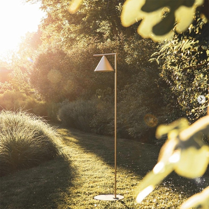 https://objectstorage.ap-seoul-1.oraclecloud.com/n/cnk6gaix2gpw/b/loqoqo-conv/o/flos-architectural/flos-captain-flint-outdoor-led-floor-lamp/59213.jpg