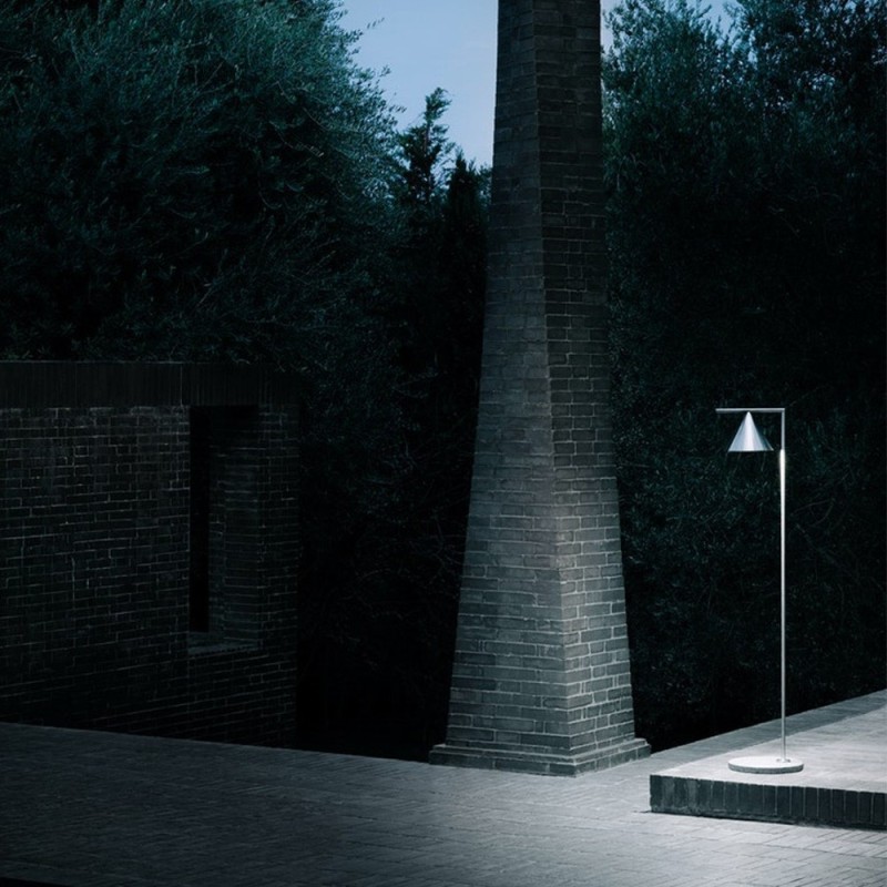 https://objectstorage.ap-seoul-1.oraclecloud.com/n/cnk6gaix2gpw/b/loqoqo-conv/o/flos-architectural/flos-captain-flint-outdoor-led-floor-lamp/61128.jpg
