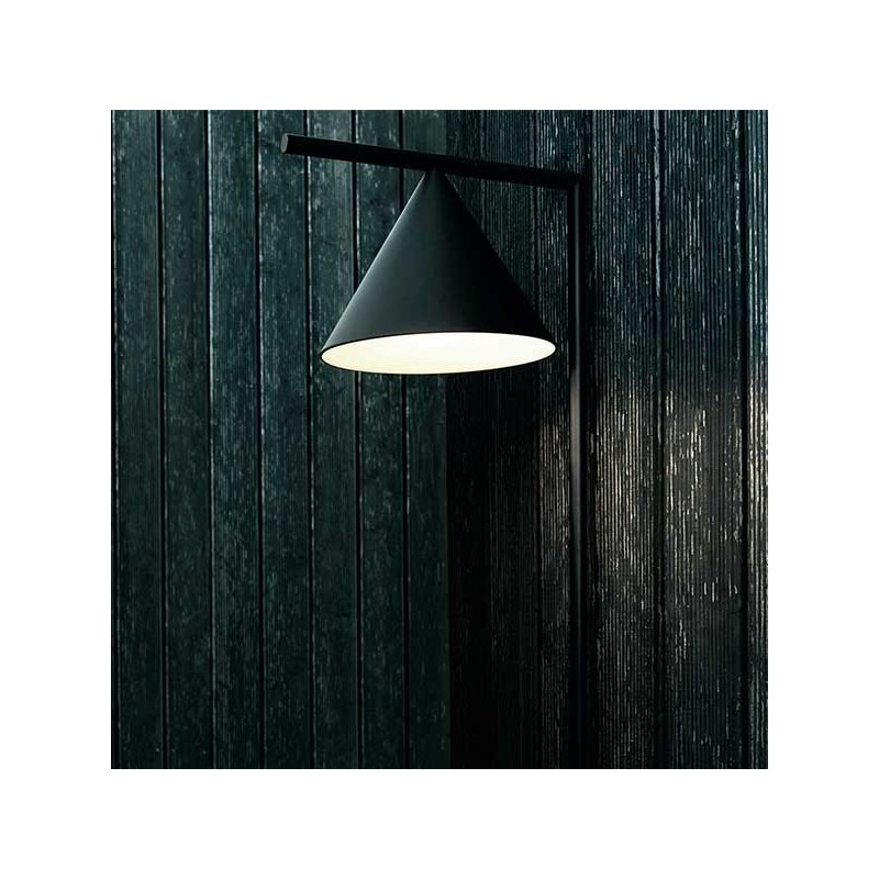 https://objectstorage.ap-seoul-1.oraclecloud.com/n/cnk6gaix2gpw/b/loqoqo-conv/o/flos-architectural/flos-captain-flint-outdoor-w-1-led-outdoor-wall-lamp-with-diffused-light/32898.jpg