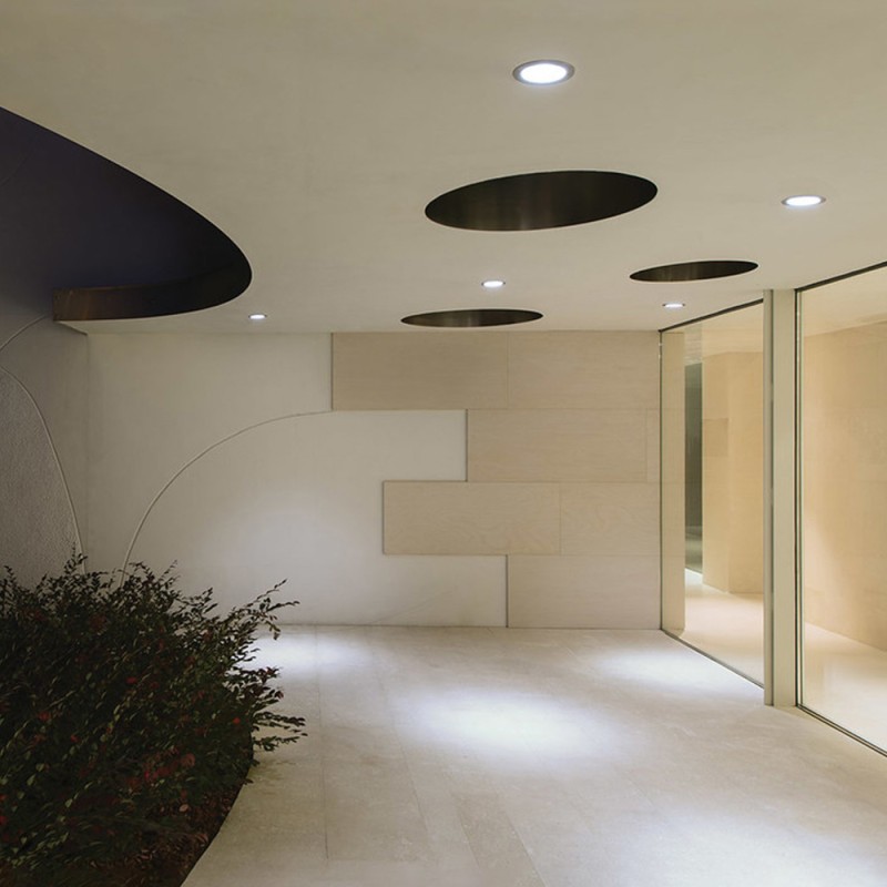 https://objectstorage.ap-seoul-1.oraclecloud.com/n/cnk6gaix2gpw/b/loqoqo-conv/o/flos-architectural/flos-leila-4-round-led-recessed-ceiling-spotlight-for-outdoor-ip-66/85253.jpg